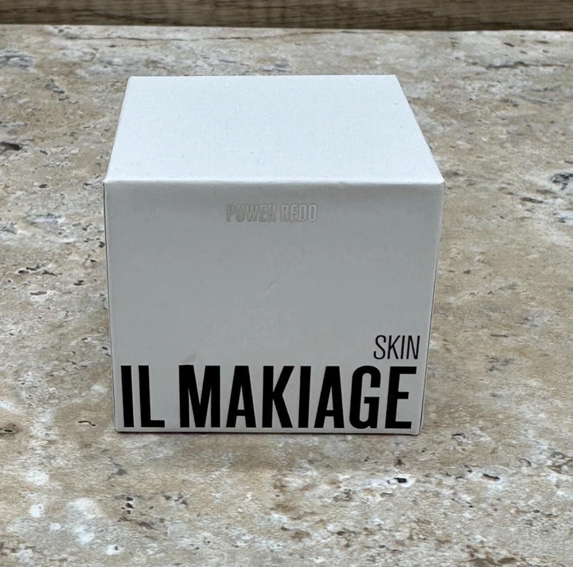 IL MAKIAGE Power Redo Wrinkle Fix packaging signals premium anti-aging care.