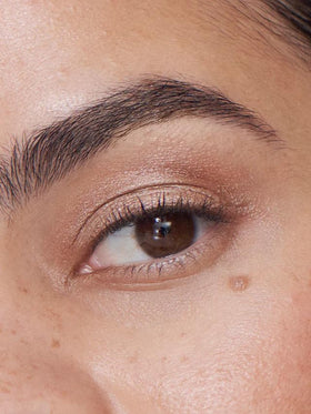 ILIA Chromatic Liquid Powder Eye Tint Fresco blended into a soft wash on the lid