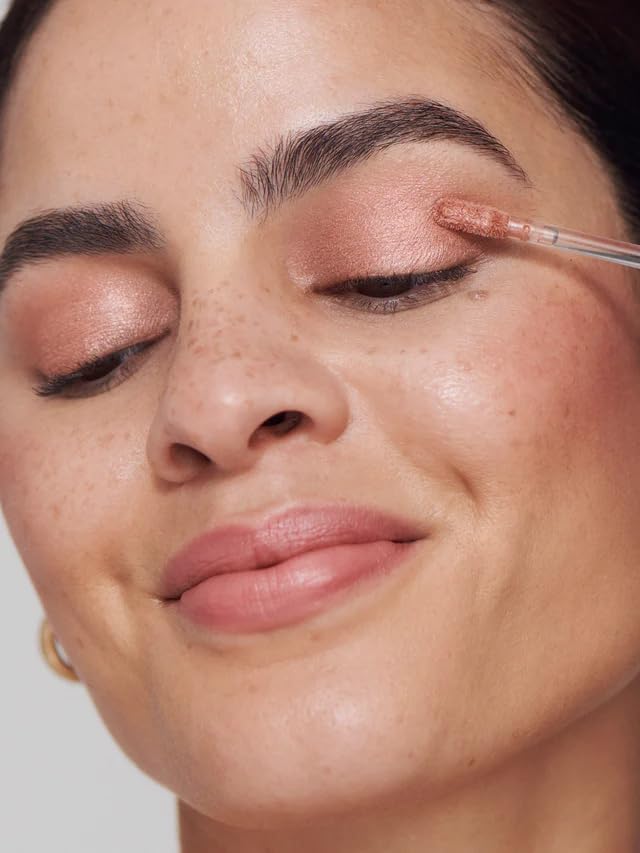 ILIA Chromatic Mythic on eyelid with rose gold pearl