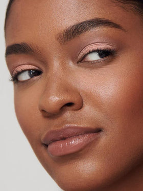 ILIA Chromatic tint diffused wash on eyelid for everyday glow