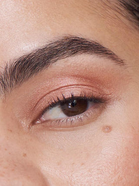 ILIA Chromatic eye tint wand close-up for precise application