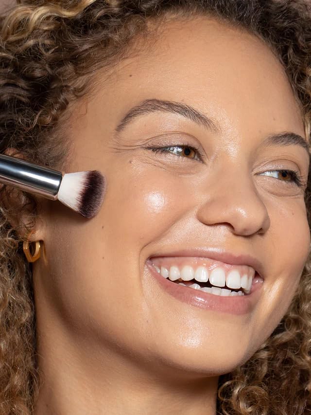 ILIA Complexion Brush multi-tasking design reaches corners for an even finish.