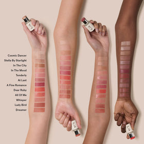 ILIA Stella by Starlight highlight on cheekbone for luminosity