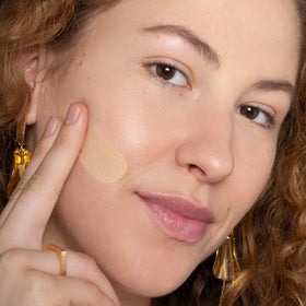 Swirl of ILIA foundation shows buildable medium coverage