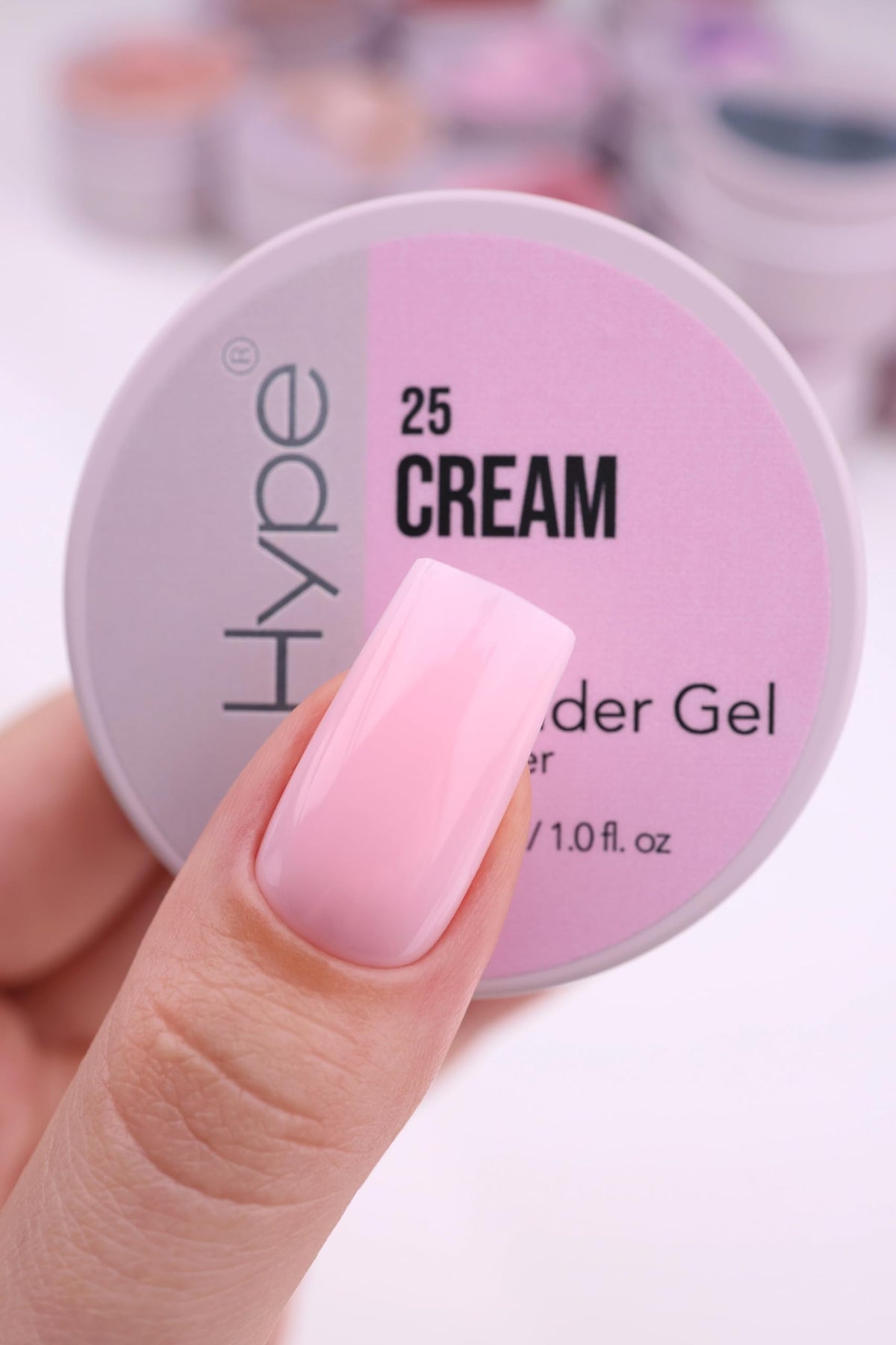 IN.HYPE builder gel with no-heat formula ensures comfortable lamp curing.