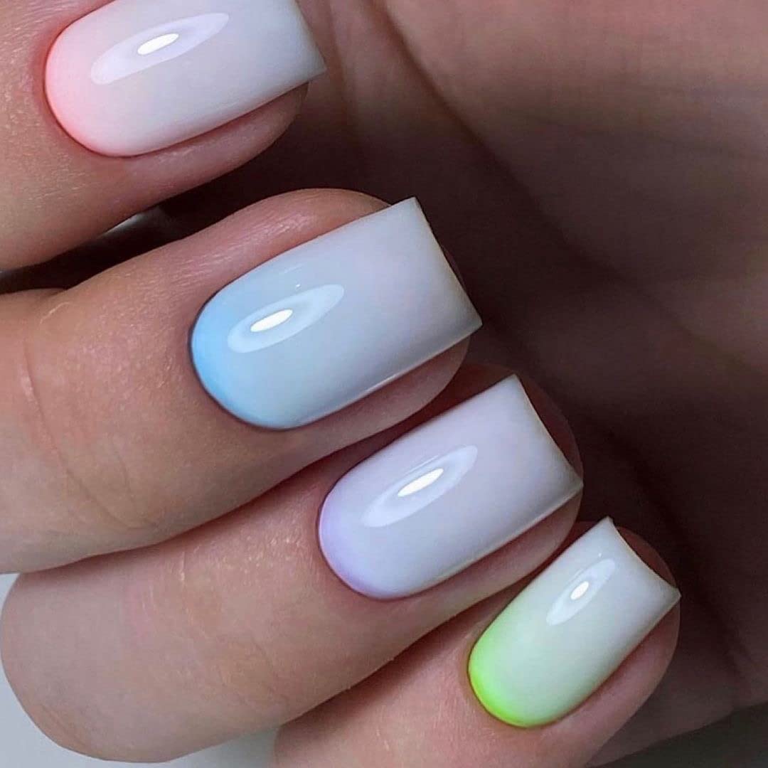 IN.HYPE Color Gel Top Coat no wipe delivers a smooth, long-lasting shine after curing.
