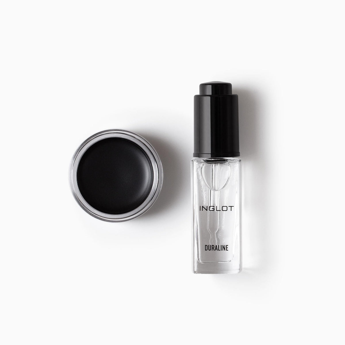 Inglot Eye Set Duraline precision application in action.