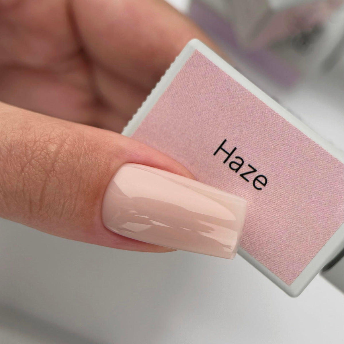 Close-up of the 11mm oval brush distributing IN.HYPE Express Gel evenly along the cuticle