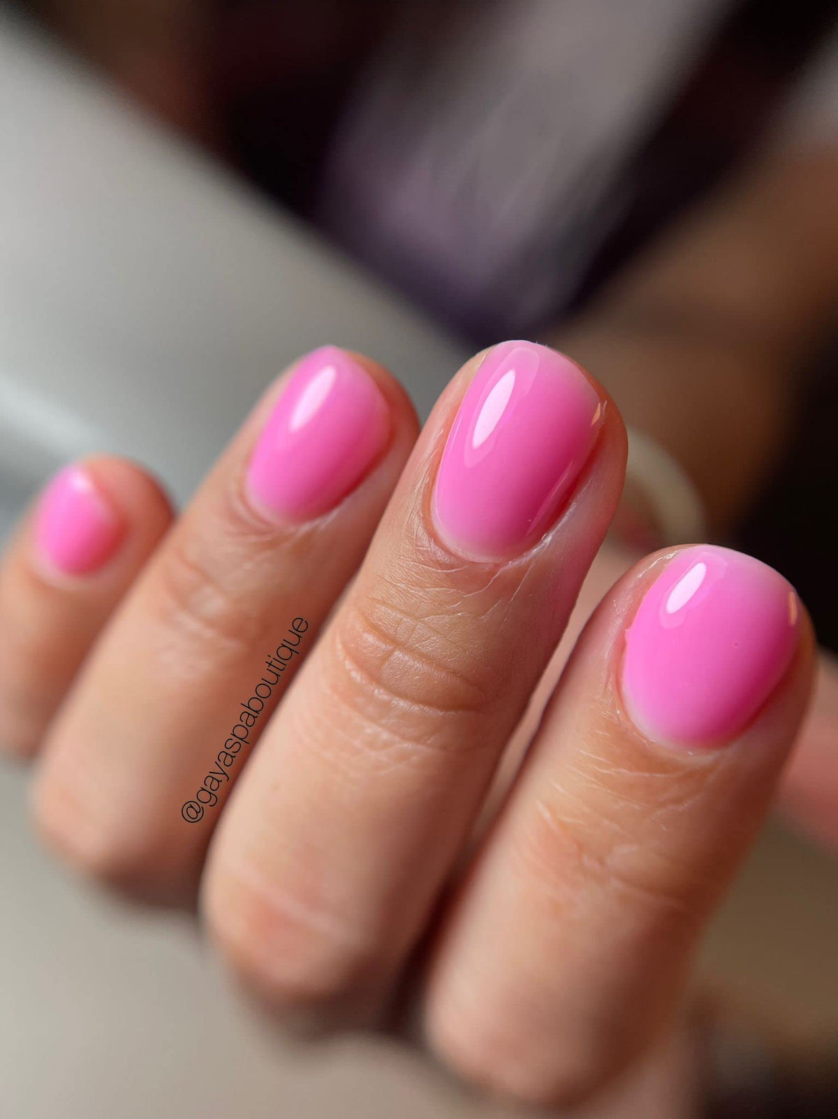 IN.HYPE file-off gel removal-friendly formula for easy maintenance.