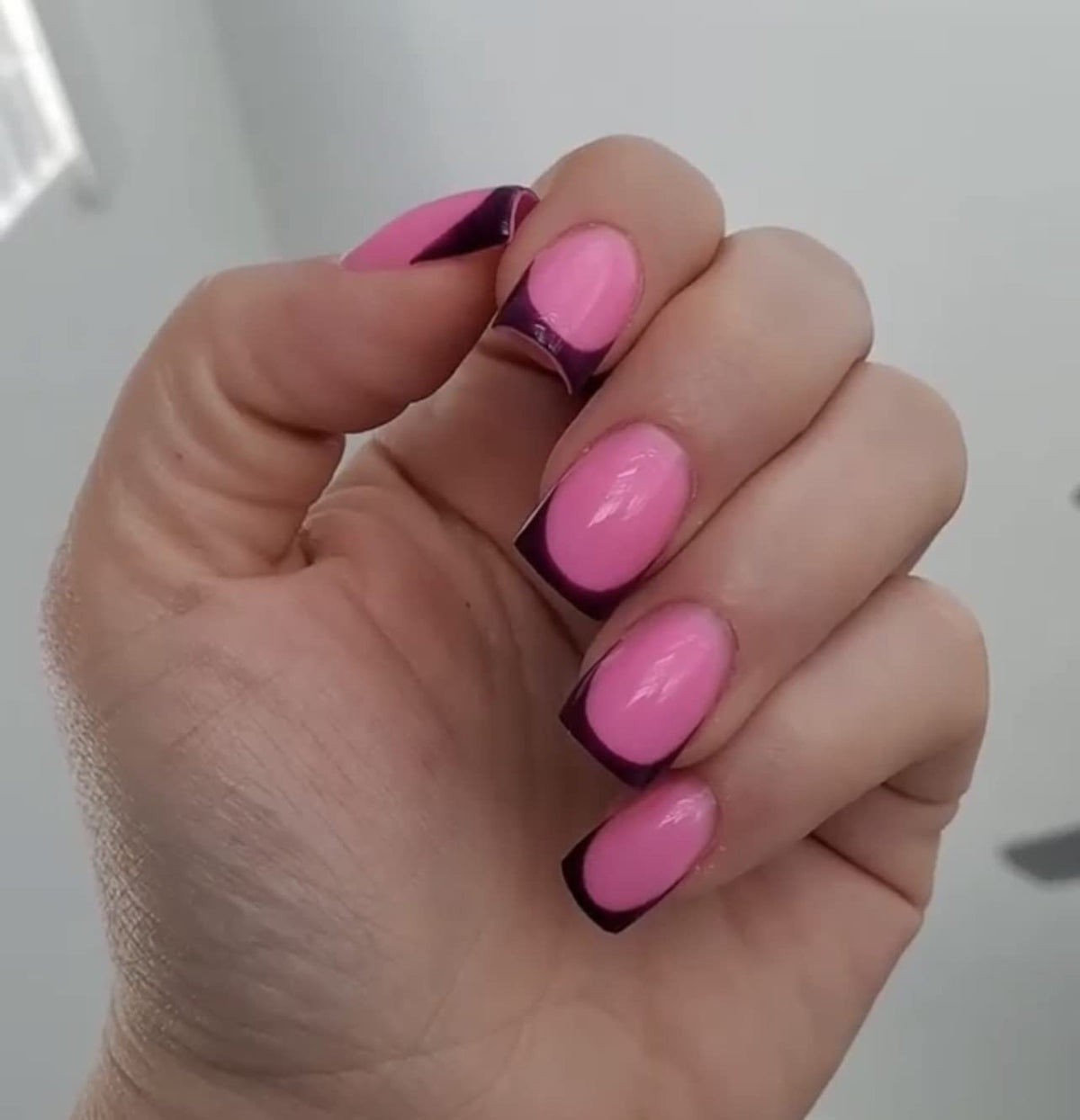 IN.HYPE UV/LED cure-ready gel delivers vibrant pink-magenta shade.