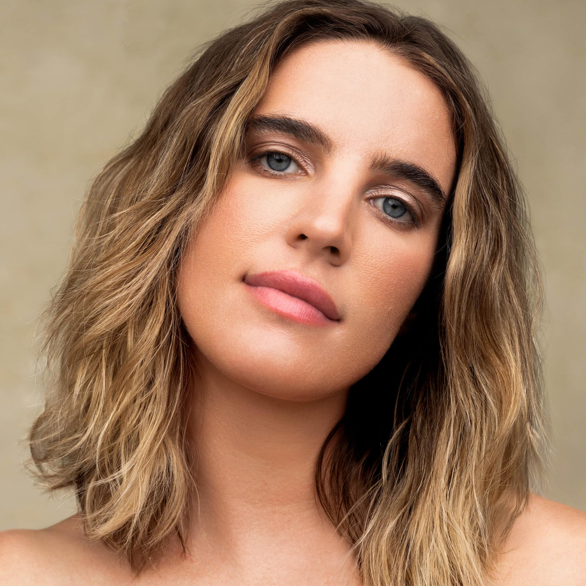 INNERSENSE Air Dry Styling Cream applies easily to dry hair to refresh texture.