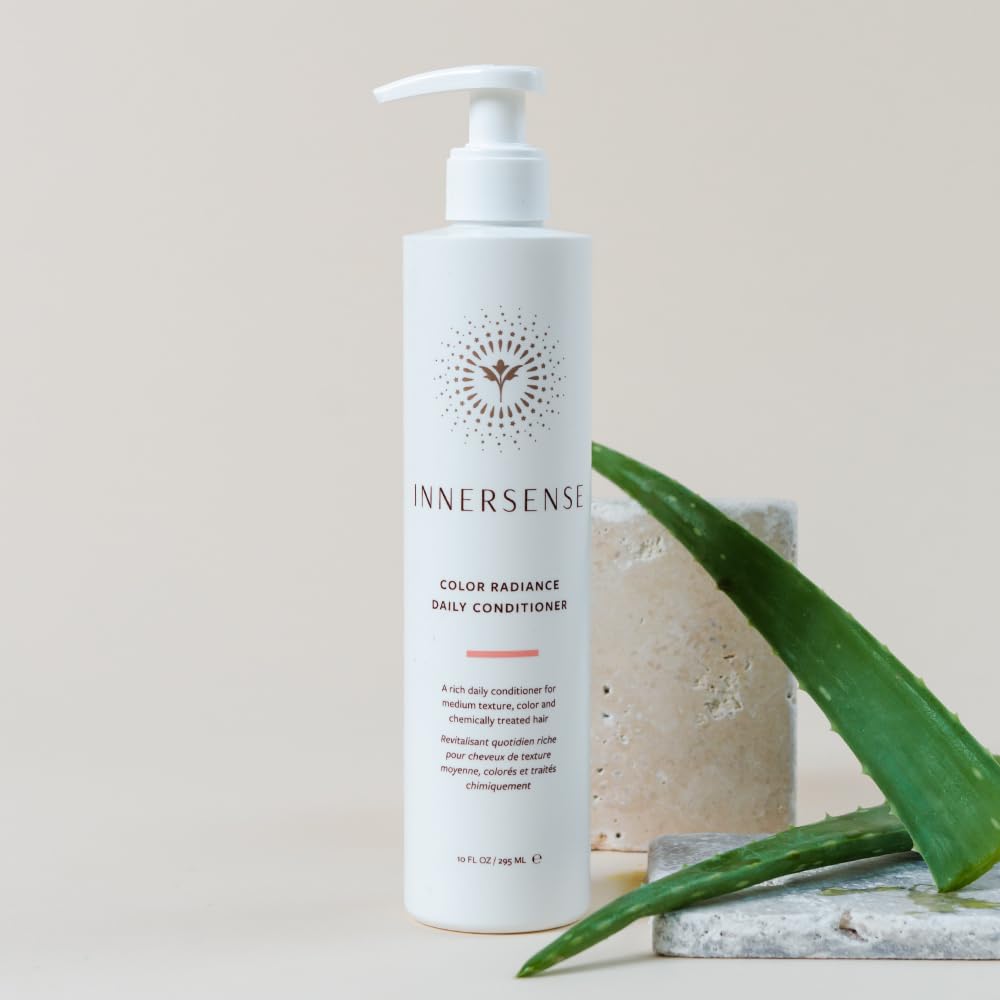 Demonstration of INNERSENSE conditioner application for smoother hair