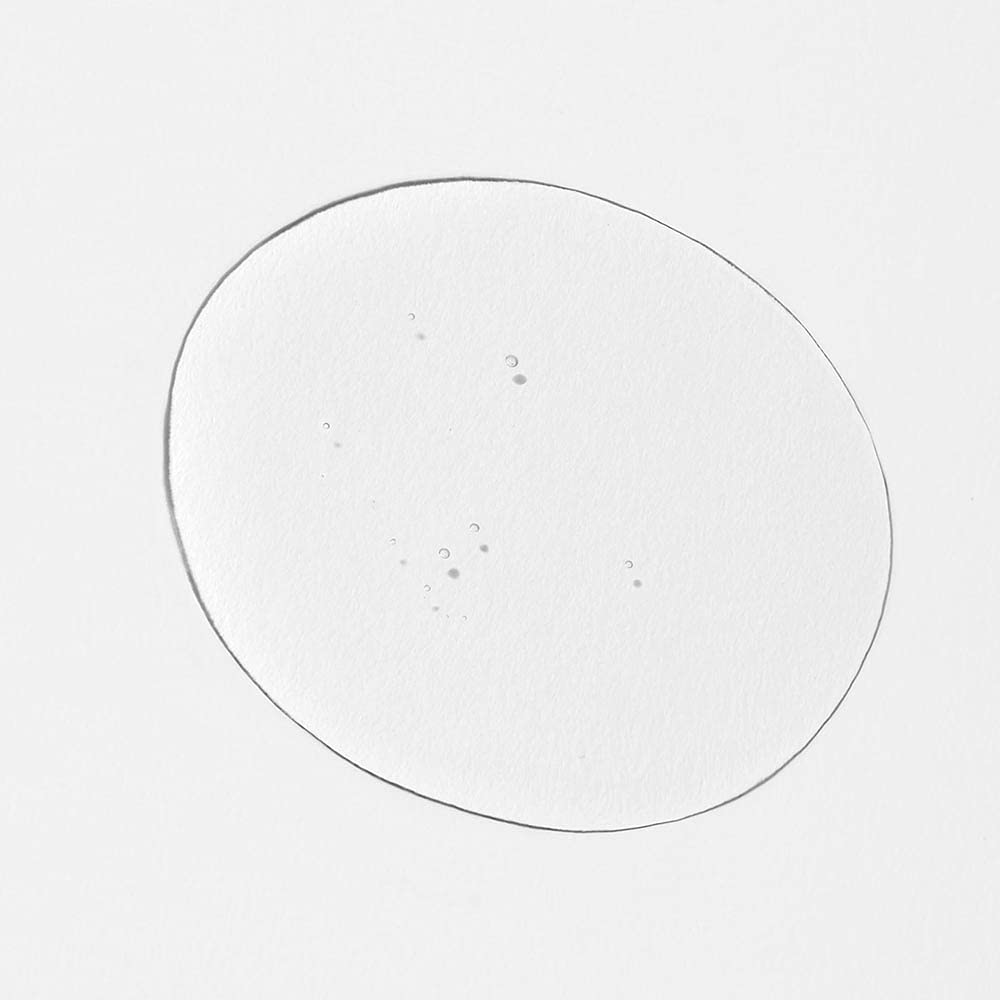 INNERSENSE Natural Harmonic Treatment Oil droplets highlight nourishing ingredients