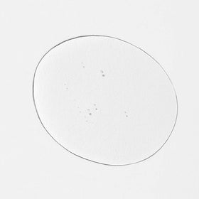 INNERSENSE Natural Harmonic Treatment Oil droplets highlight nourishing ingredients