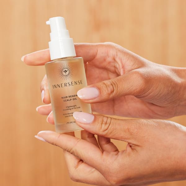 INNERSENSE Oil application on scalp showcases easy, clean hydration for all hair types.