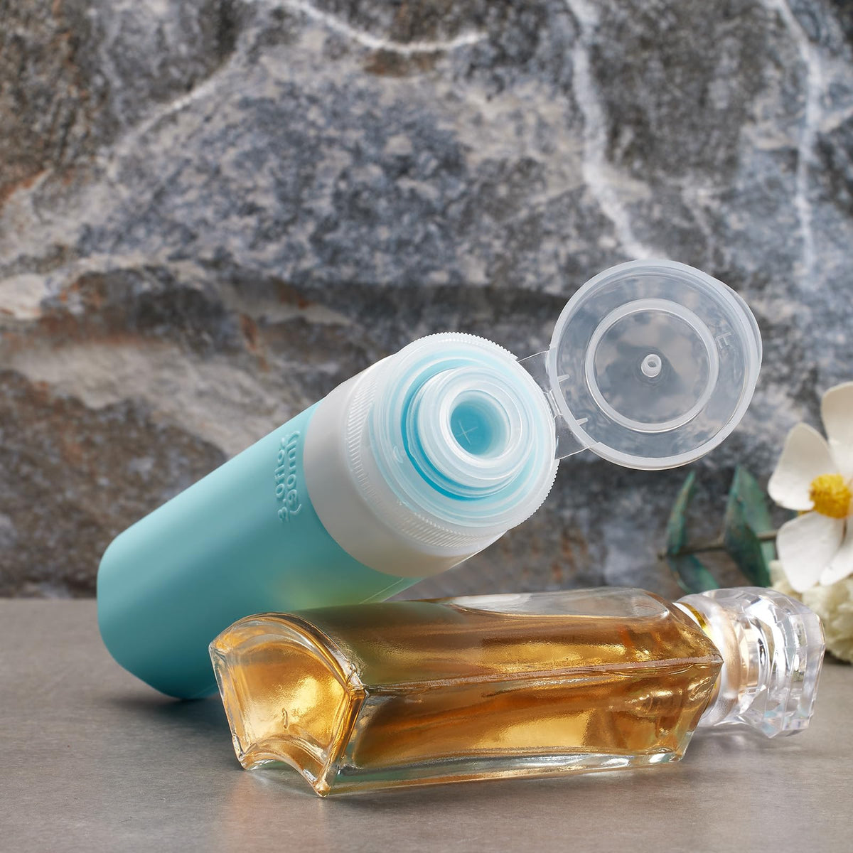 INSFIT 3oz and 2oz leak-proof bottles prevent spills during travel