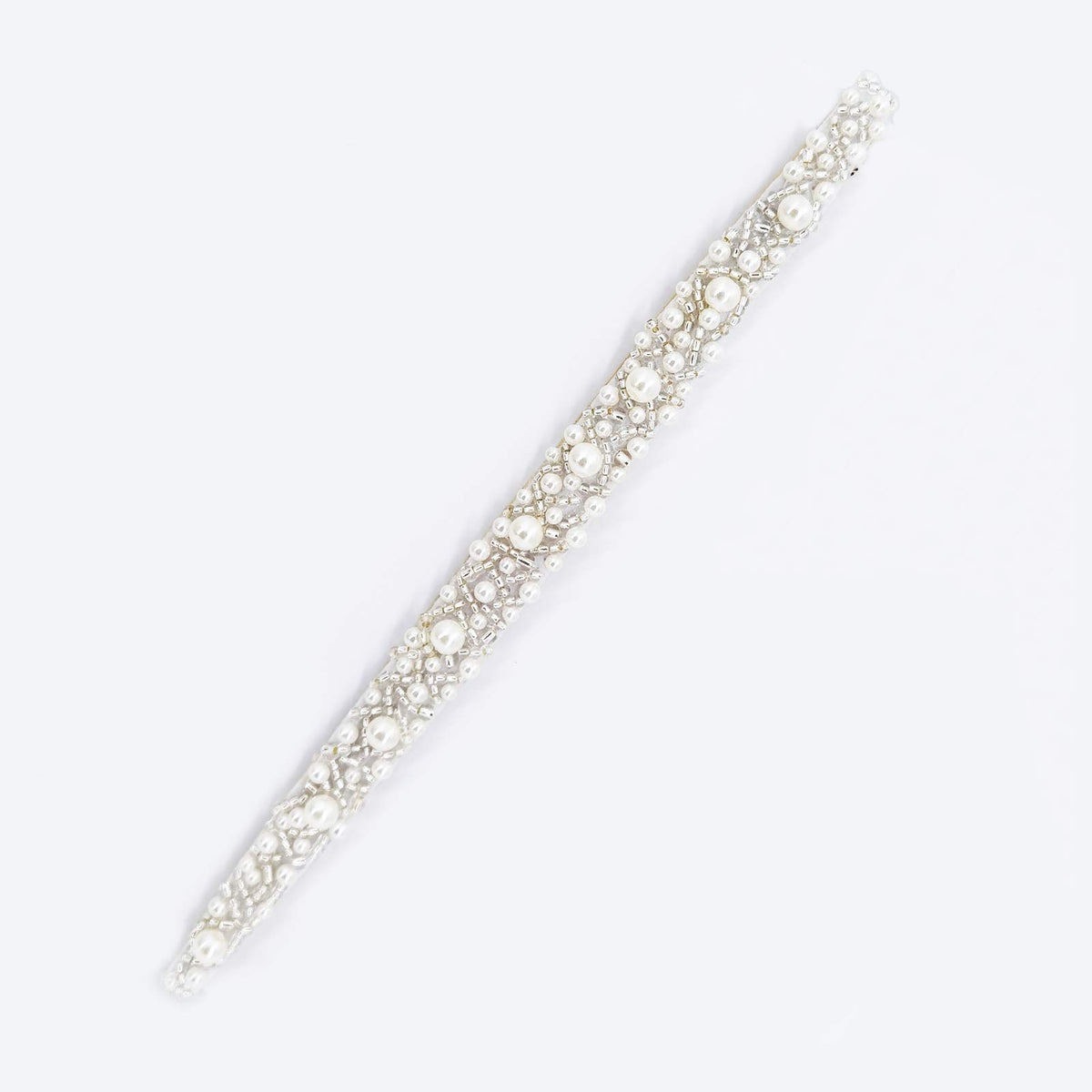 Inspirelle soft elastic-back headband style 5 stays put without slipping.