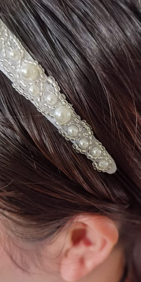 Inspirelle wedding party headband style 7 makes accessories memorable.