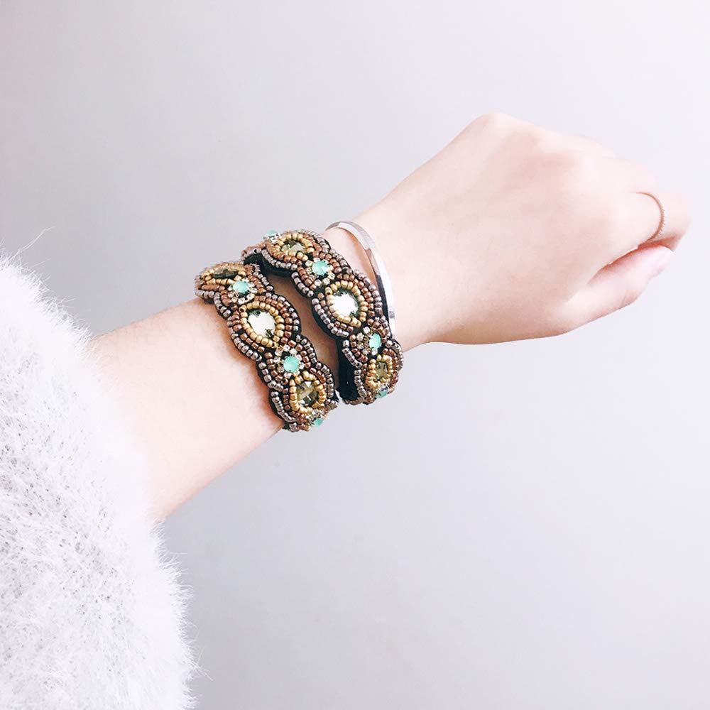 INSPIRELLE velvet accent headband feels soft on the skin.