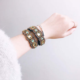 INSPIRELLE velvet accent headband feels soft on the skin.