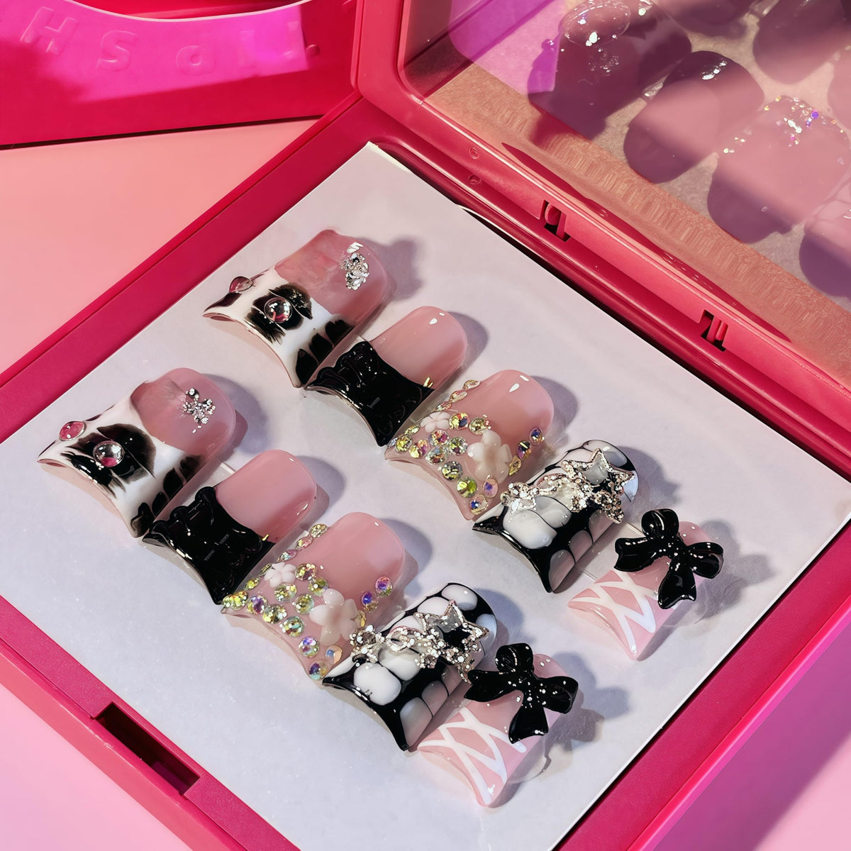 IntoVibes duck-nails short set with bold, wearable style and at-home application