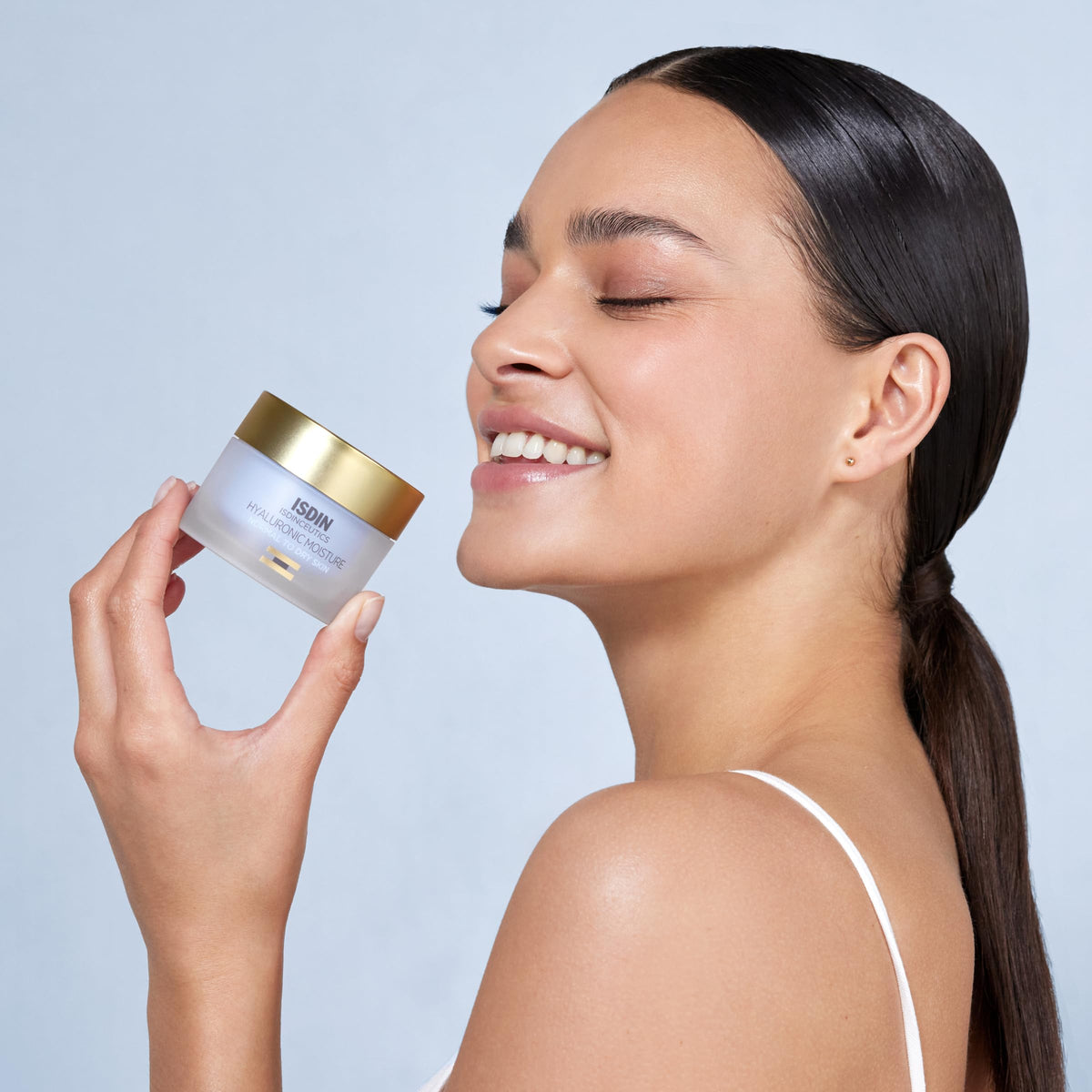 ISDIN Isdinceutics Hyaluronic Moisture jar shown for quick absorption
