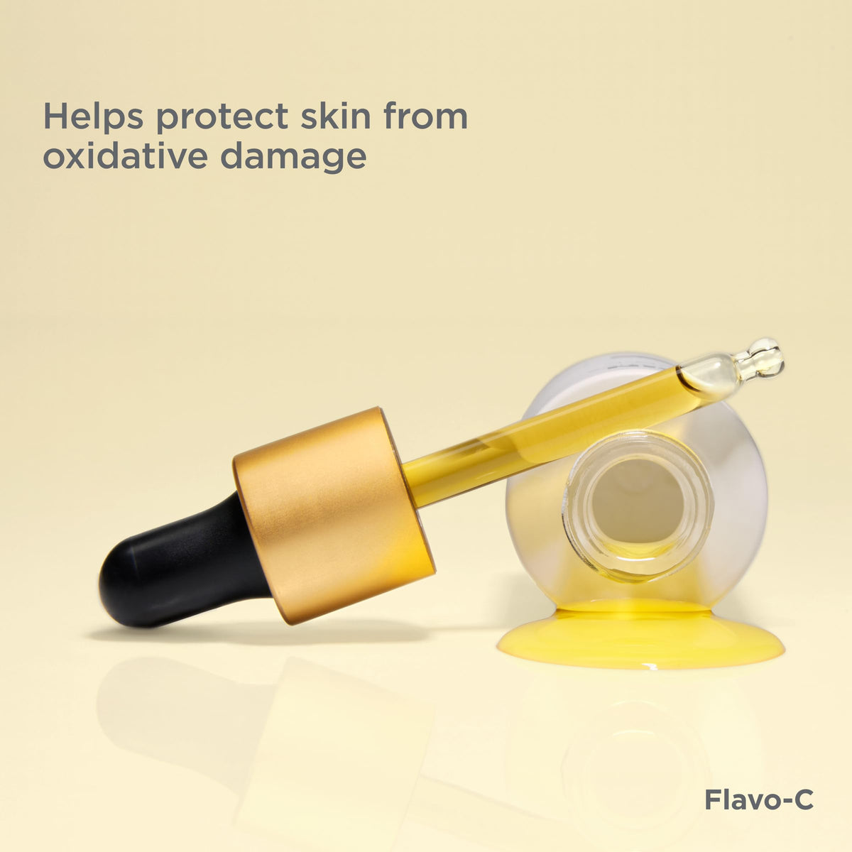 ISDIN Flavo-C vitamin C ingredients shot; highlights vitamin C benefits.