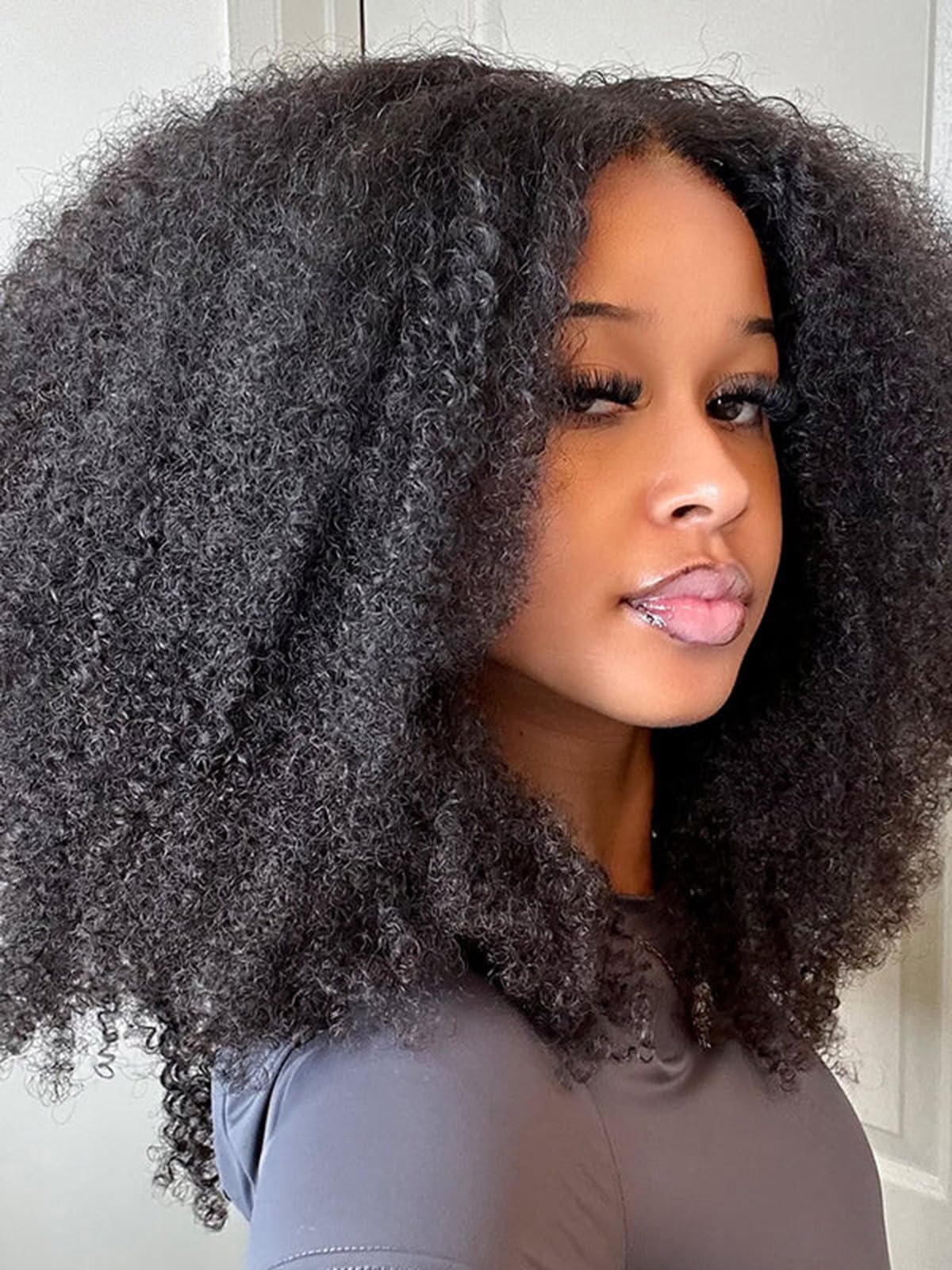 ISEE glueless wig 7x5 lace closure close-up highlighting pre-plucked hairline.