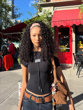 ISEE natural black wig blends with most skin tones