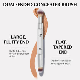 IT Cosmetics Heavenly Luxe Dual Airbrush Concealer Brush #2 hair detail shows award-winning bristles for silky application.