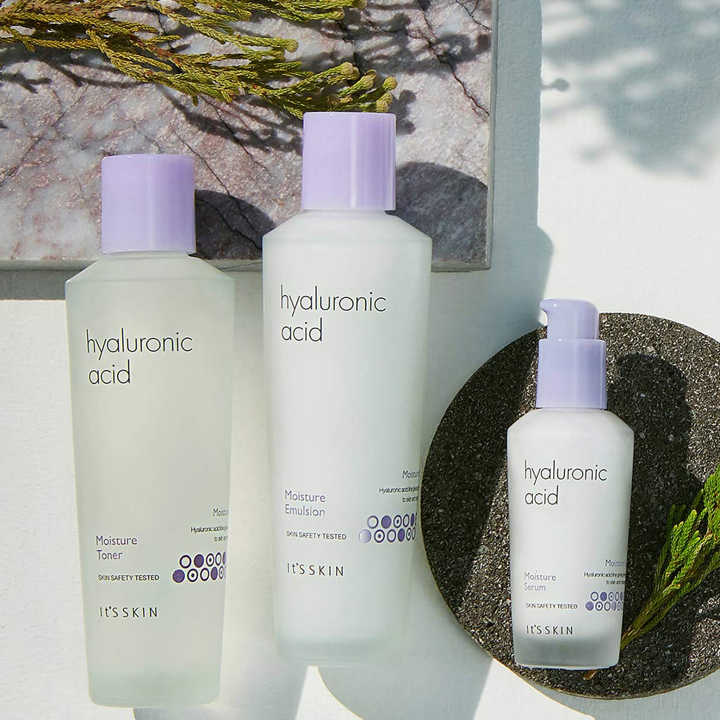 Portrait of hydrated, dewy skin after using It'S SKIN Moisture Emulsion.
