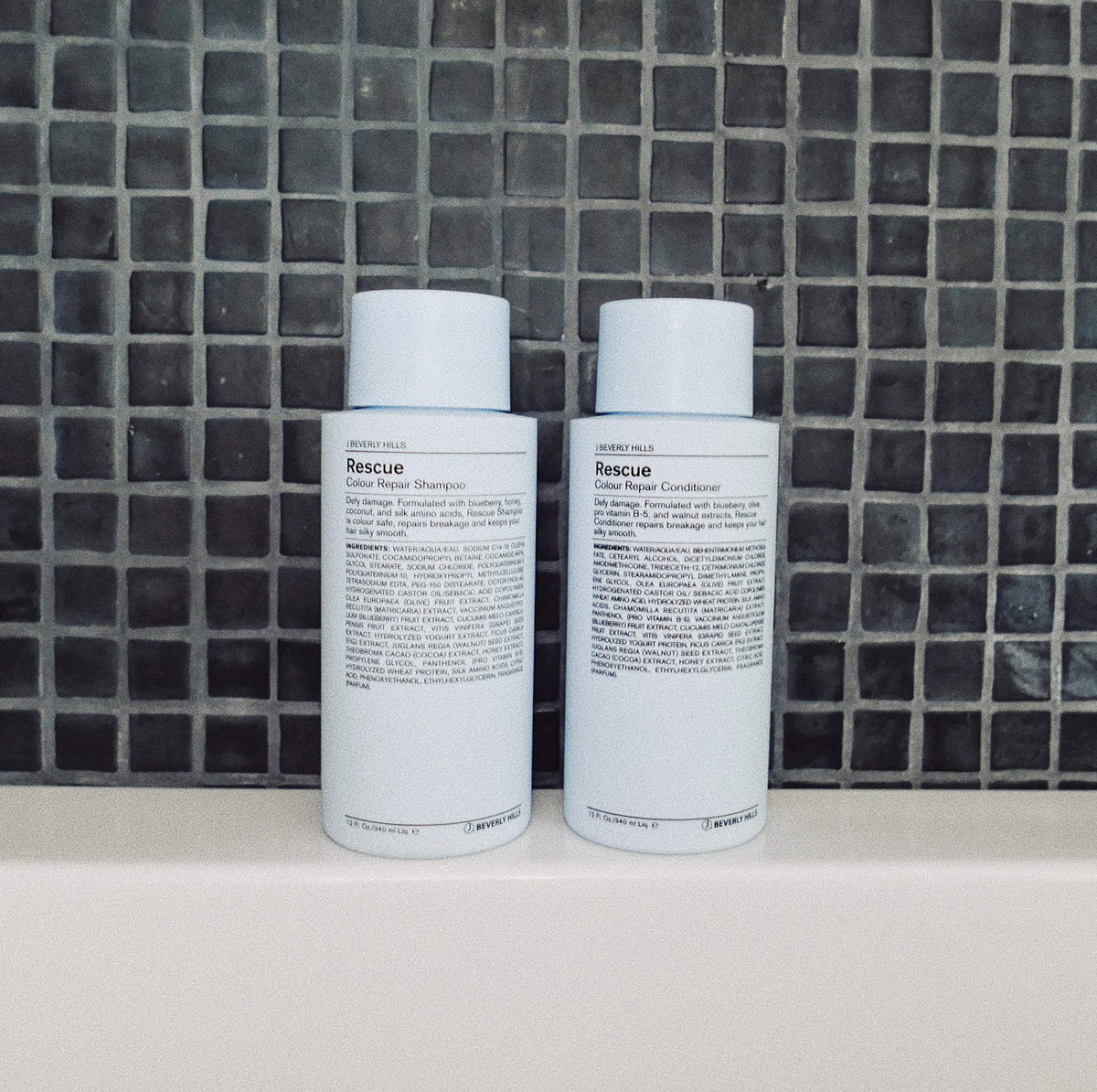 J Beverly Hills Blue Rescue Colour Repair Shampoo foamy lather for gentle cleansing and shine.