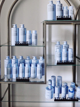J Beverly Hills Blue Rescue Colour Repair Shampoo application on wet hair during shower.
