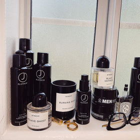 Close-up shows ends-focused application for lightweight styling.