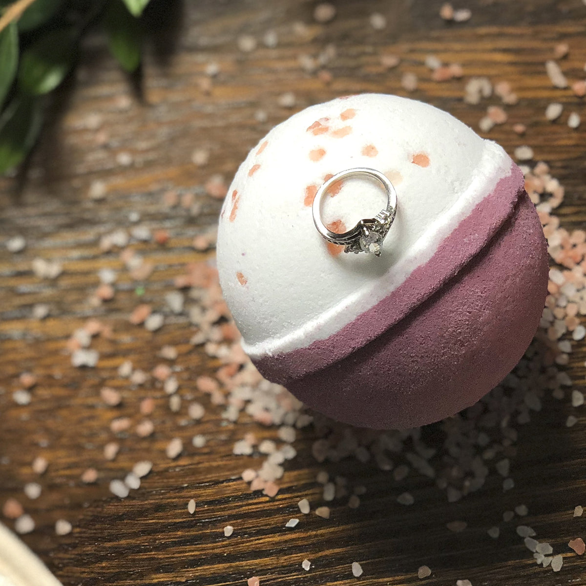 Jackpot Candles bath bomb ring inside exposed, surprise jewelry reveal