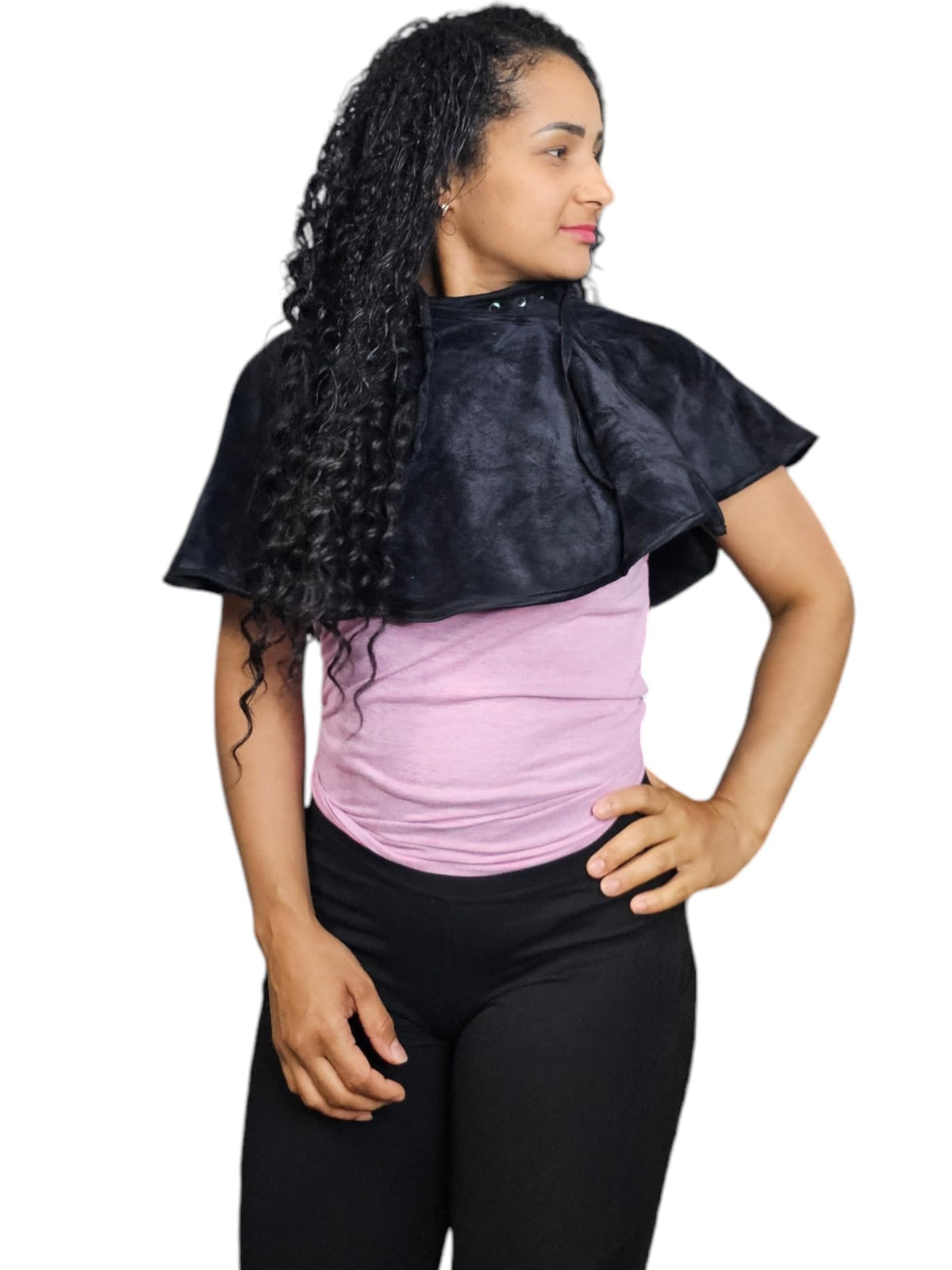 JADASH makeup application shield reduces stains on clothing and skin.
