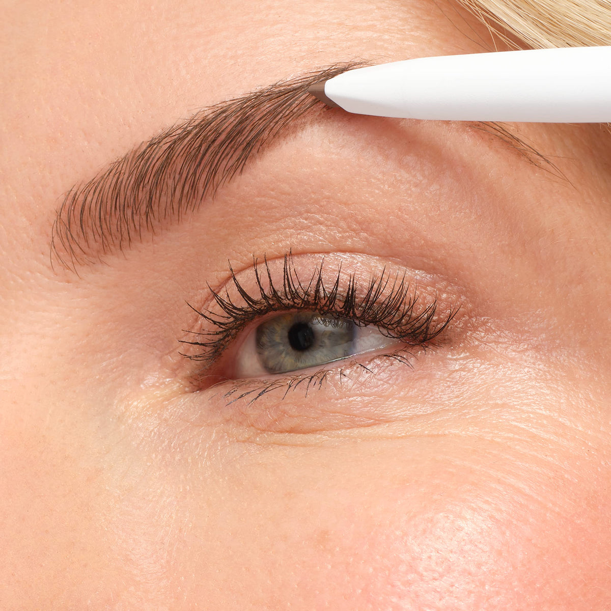 Jane Iredale PureBrow smudge-proof finish helps brows maintain shape from morning to night.