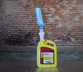 JCK Innovations Every Drop enables clean transfers of ketchup, mustard, and condiments
