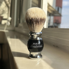 JEQUIL&CORENVEO gift-ready shaving brush ideal for a thoughtful grooming gift.