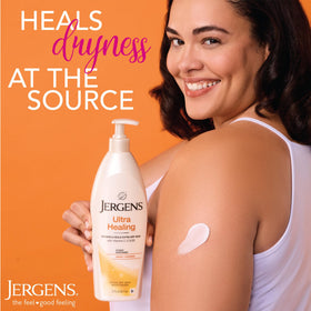 Jergens bottle featuring HYDRALUCENCE blend and vitamin trio for luminous skin.