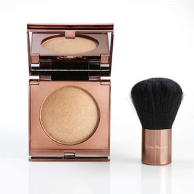Jerome Alexander Magic Minerals baked bronzer creates a natural sun-kissed glow.