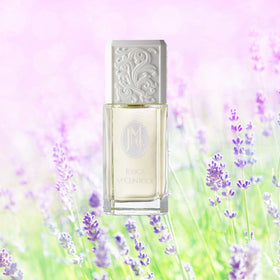 Jessica McClintock EDP bouquet close-up hints rose and jasmine romance.