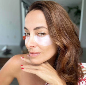 Jillian Dempsey formula uses camelina and almond oils for light, lasting nourishment.