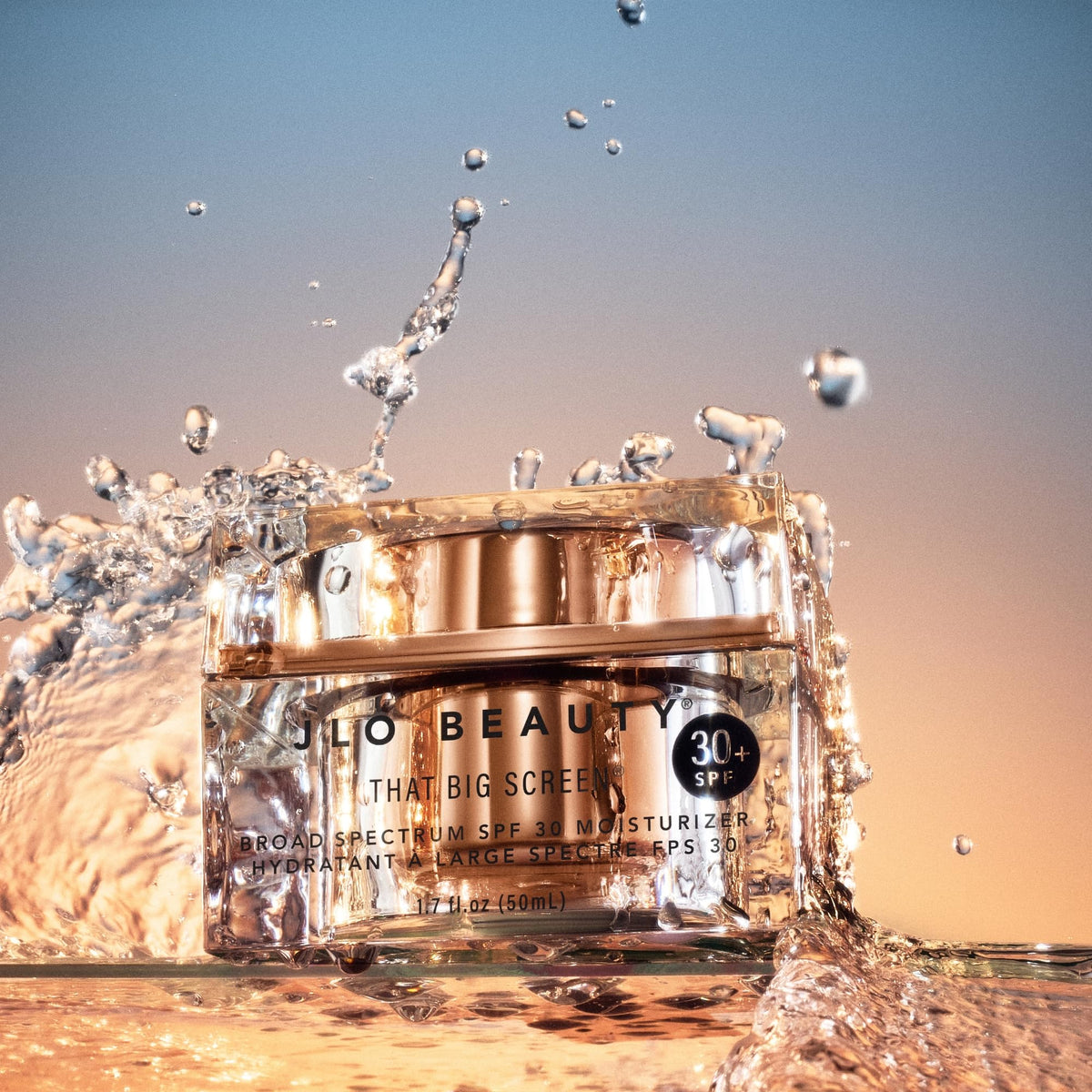 JLO BEAUTY antioxidant-rich formula guards against environmental stressors.