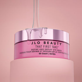 Pre-event prep or travel use for a refreshed, camera-ready look.