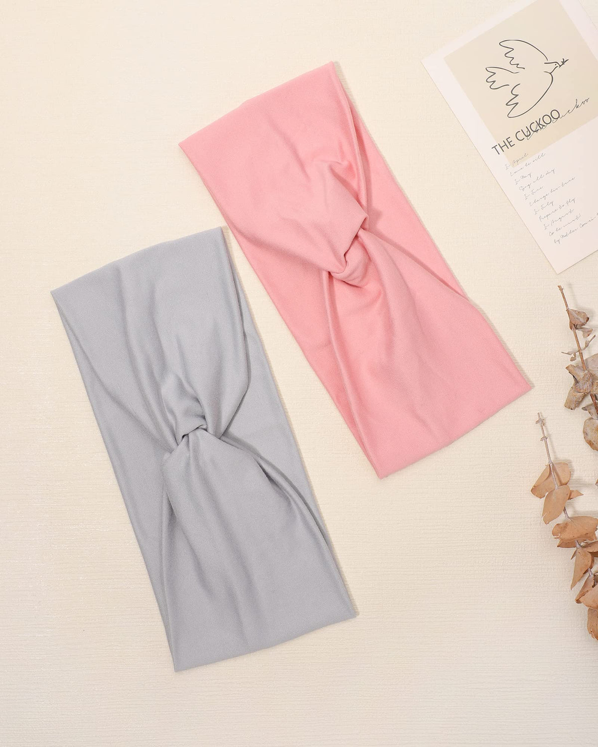 Jollybows yoga running headband is lightweight and moisture-absorbing.