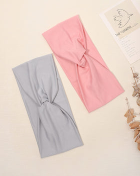 Jollybows yoga running headband is lightweight and moisture-absorbing.