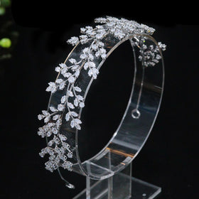 Dimensions of Jorsnovs tiara: diameter and height
