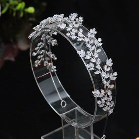 Jorsnovs gift-ready tiara in packaging