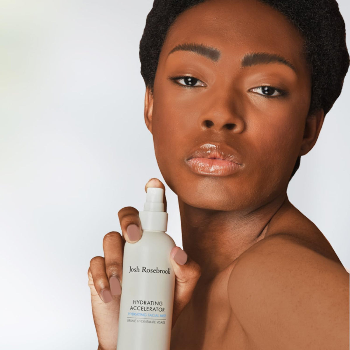 Aloe vera-based Hydrating Accelerator highlights soothing hydration.